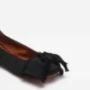 Ballerinaskor med satinrosett Ballerinaskor med satinrosett