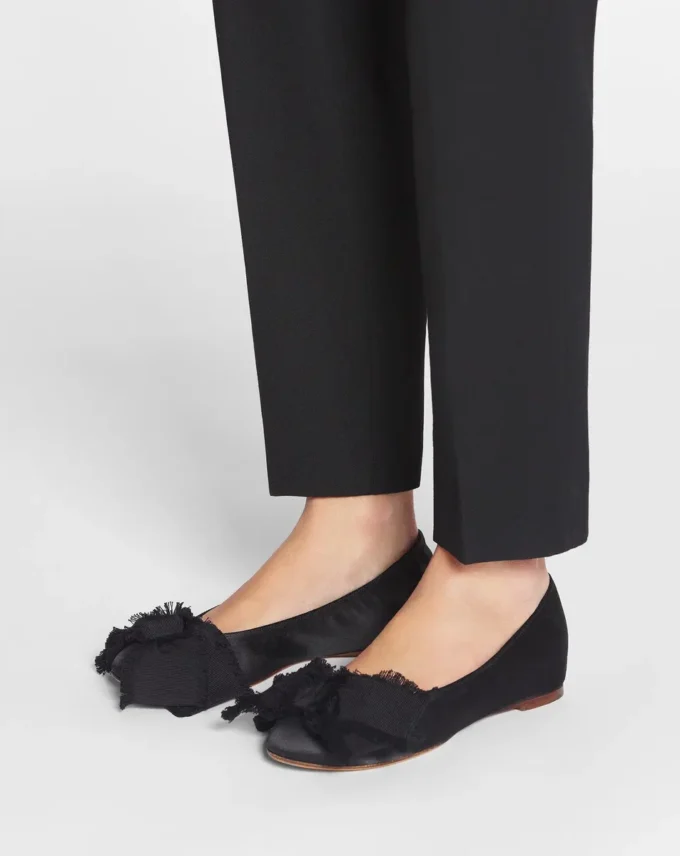 Ballerinaskor med satinrosett Ballerinaskor med satinrosett