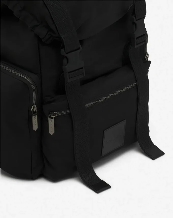 Curb-ryggsäck i återvunnen nylon