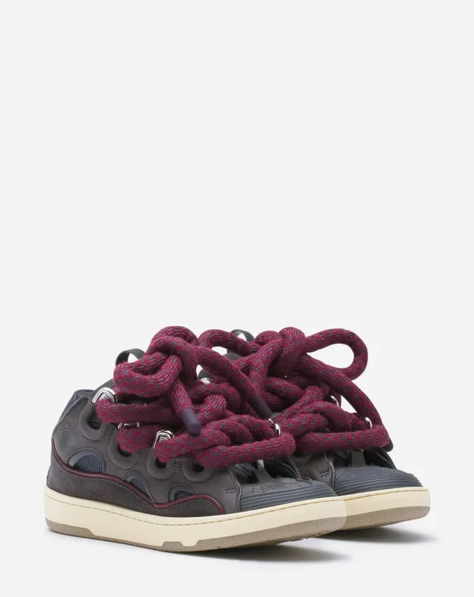 Curb Sneakers i läder med ormskinnssnören Curb Sneakers i läder med ormskinnssnören