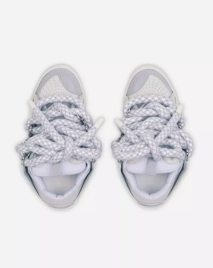 Curb Sneakers i läder med ormskinnssnören Curb Sneakers i läder med ormskinnssnören