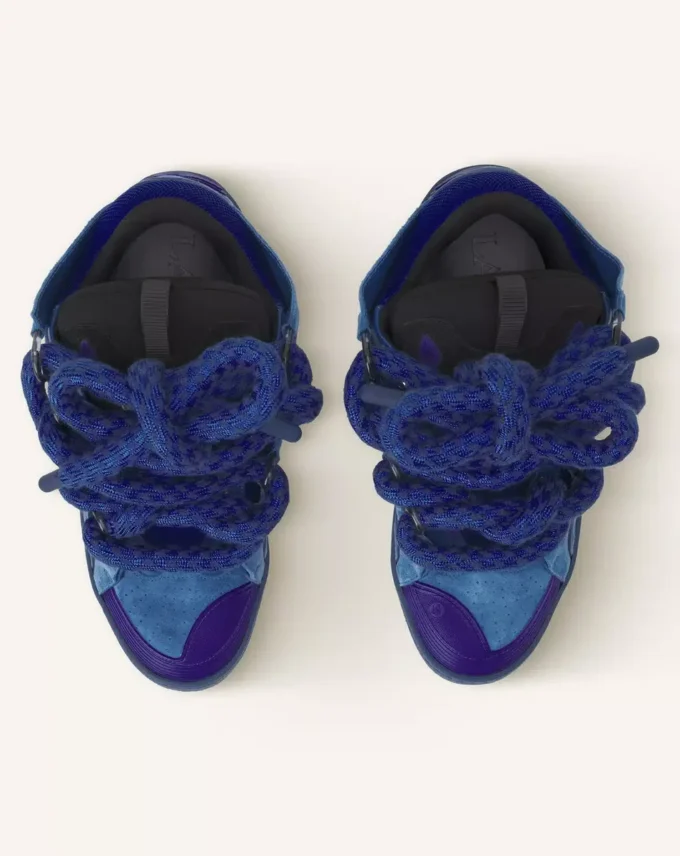Curb Sneakers i läder med ormskinnssnören Curb Sneakers i läder med ormskinnssnören