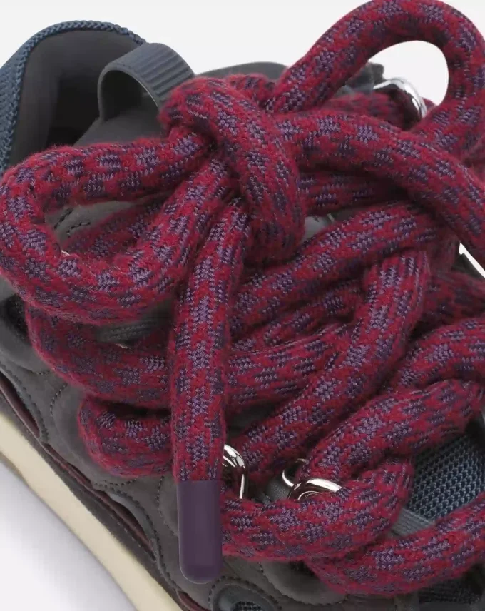Curb Sneakers i läder med ormskinnssnören Curb Sneakers i läder med ormskinnssnören