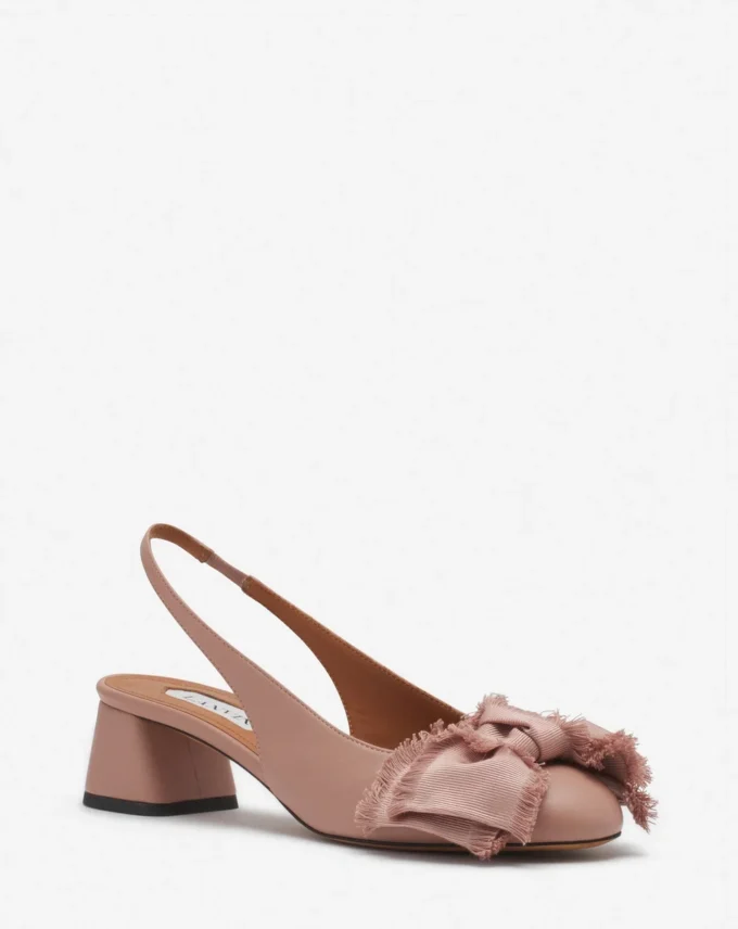 Läderballerinaskor med klack och slingback Läderballerinaskor med klack och slingback