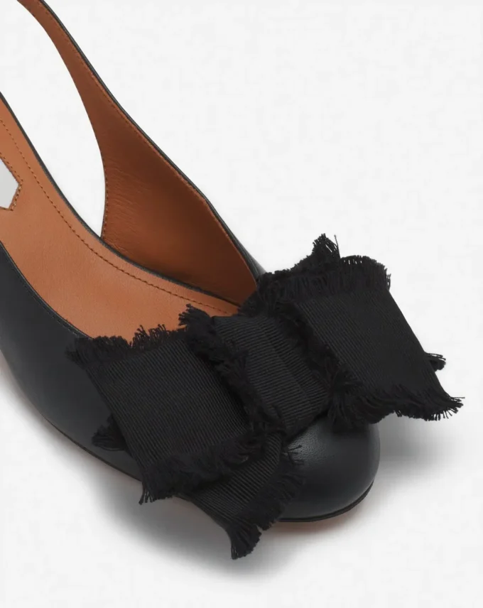 Läderballerinaskor med klack och slingback Läderballerinaskor med klack och slingback