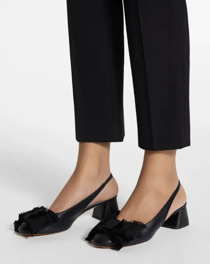 Läderballerinaskor med klack och slingback Läderballerinaskor med klack och slingback