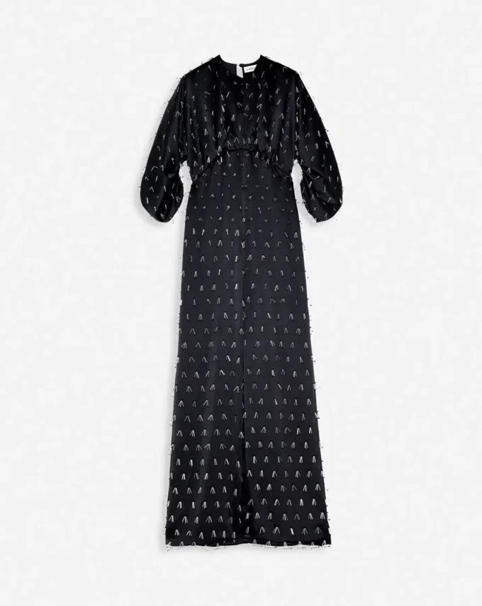 Lång broderad klänning Lång broderad klänning