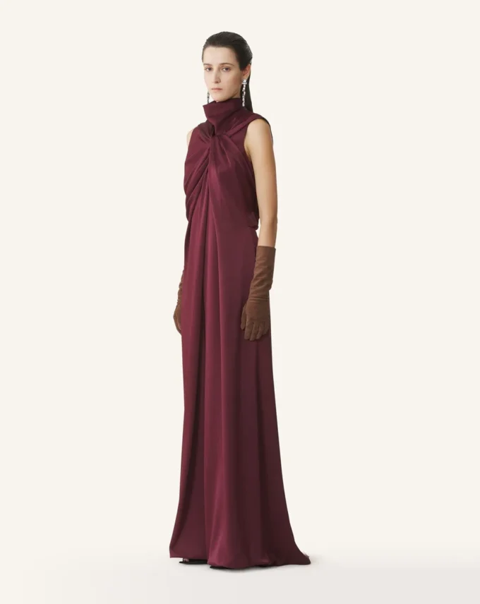 Lång jumpsuit i satin Lång jumpsuit i satin