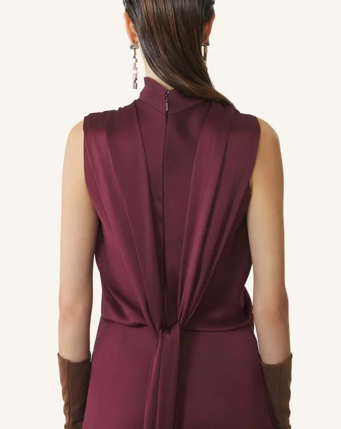 Lång jumpsuit i satin Lång jumpsuit i satin