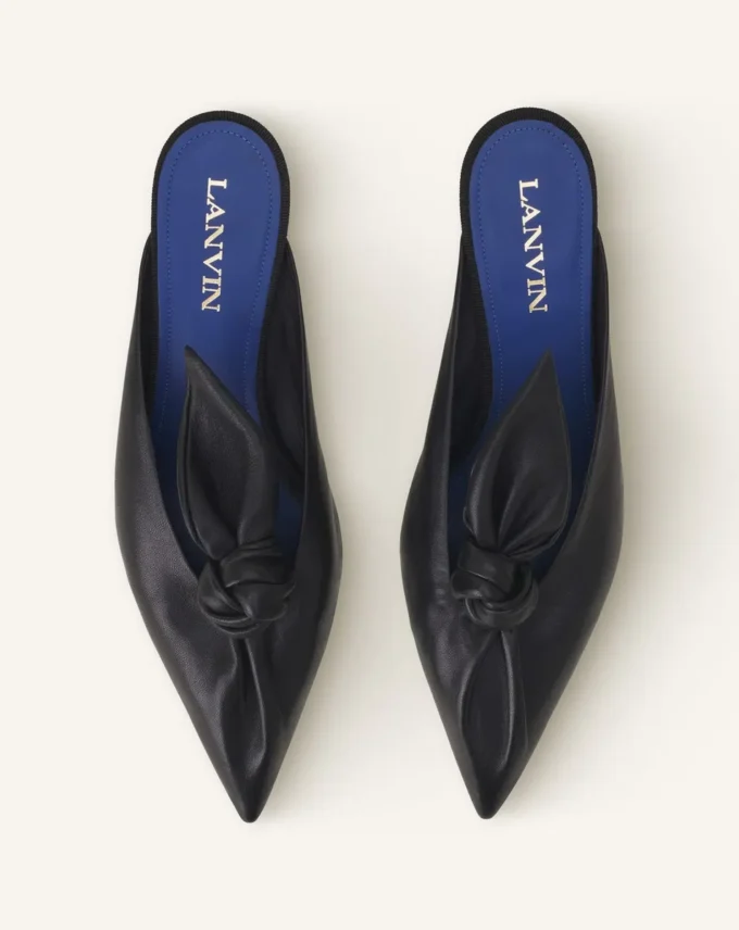 Midnight Step Bow lädermule med klack