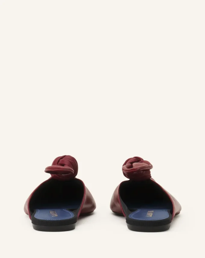 Midnight Step lädermule med rosett Midnight Step lädermule med rosett
