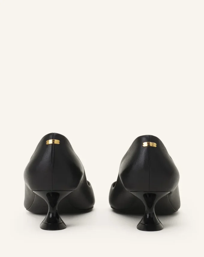 Midnight Step läderpumps med spänne Midnight Step läderpumps med spänne