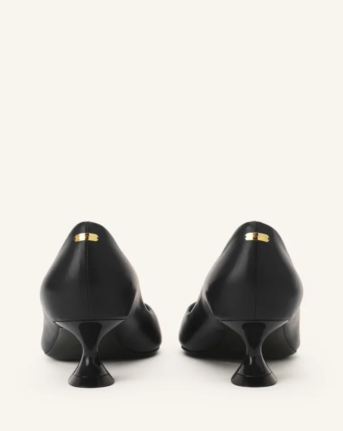 Midnight Step Pump i läder Midnight Step Pump i läder