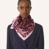 Silkescarf med leopardmönster Silkescarf med leopardmönster