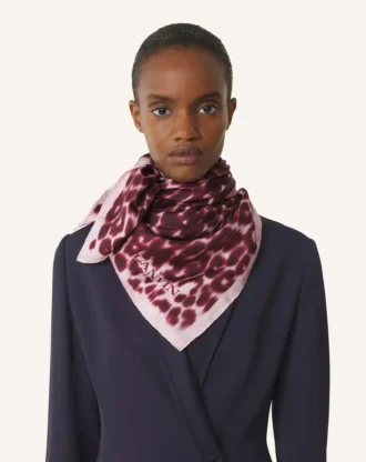 Silkescarf med leopardmönster