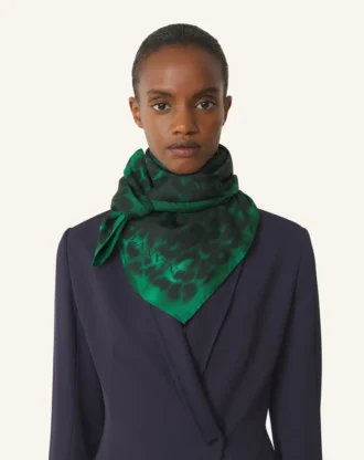 Silkescarf med leopardmönster