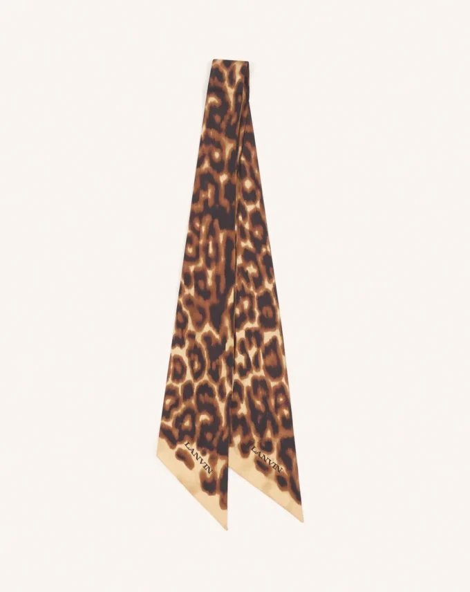Silkesnäsduk med leopardmönster Silkesnäsduk med leopardmönster