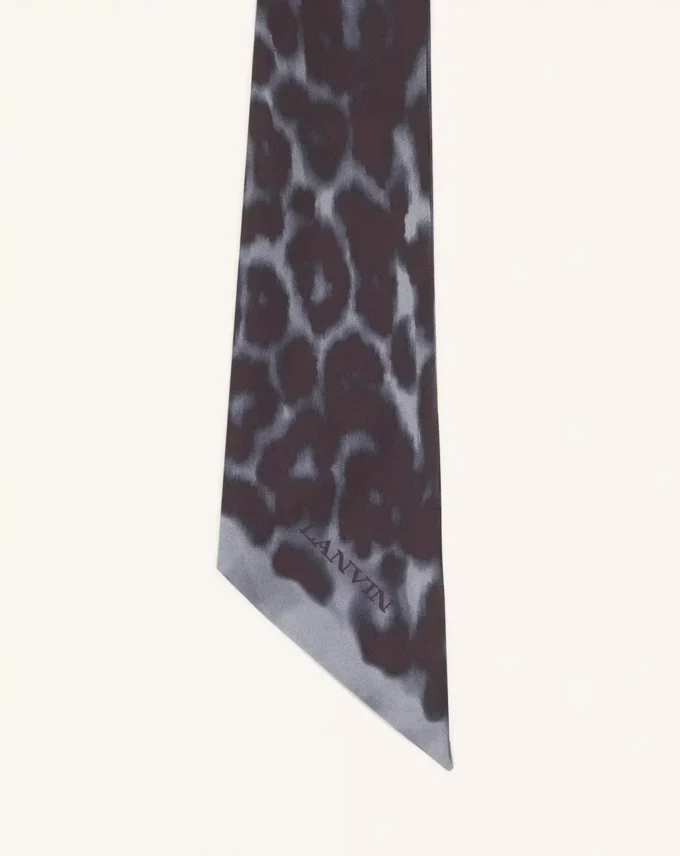 Silkesnäsduk med leopardmönster Silkesnäsduk med leopardmönster