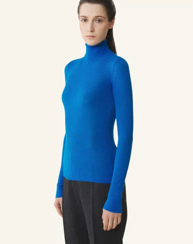 Turtleneck-tröja i merinoull och silke Turtleneck-tröja i merinoull och silke