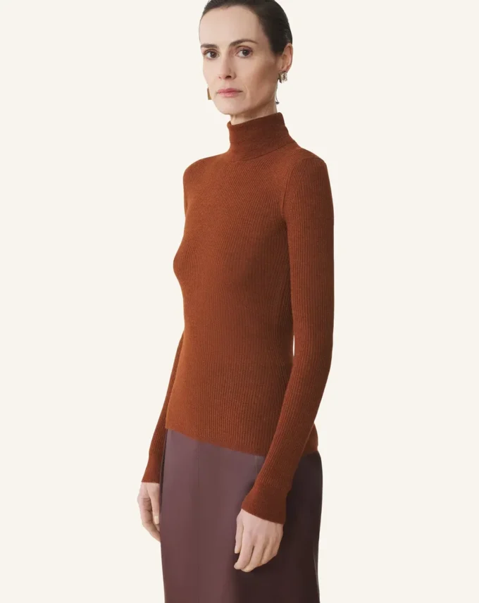 Turtleneck-tröja i merinoull och silke Turtleneck-tröja i merinoull och silke