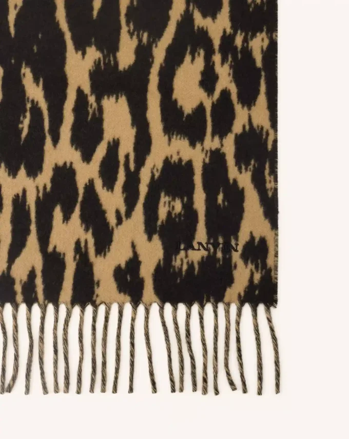 Ullhalsduk med leopardmönster Ullhalsduk med leopardmönster